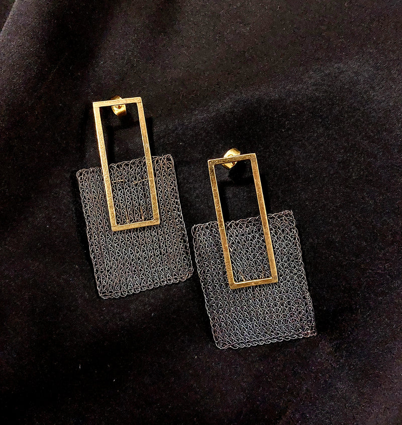 Lotta & Djossou - Stellar Earrings Burnt Silver/Brass