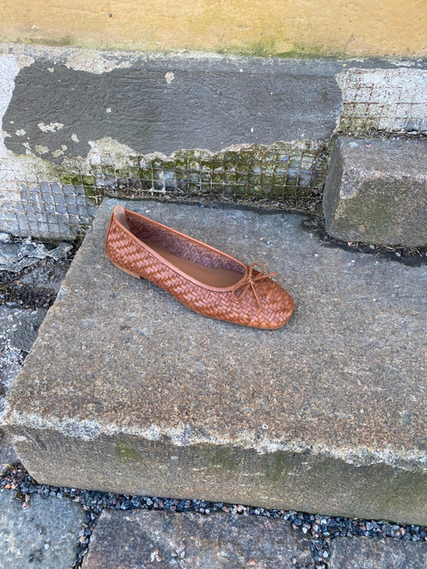 Unisa - Amy Braided Leather Ballerina Brown - UNNA S