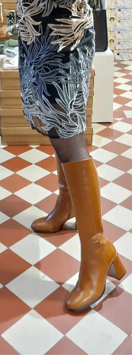 Ángel Alarcón - Monica Boot Caramel - UNNA S