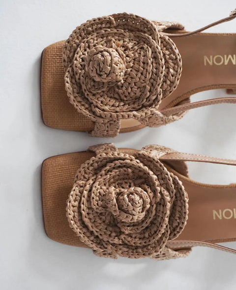 Noa Harmon - María Sandal Beige - UNNA S