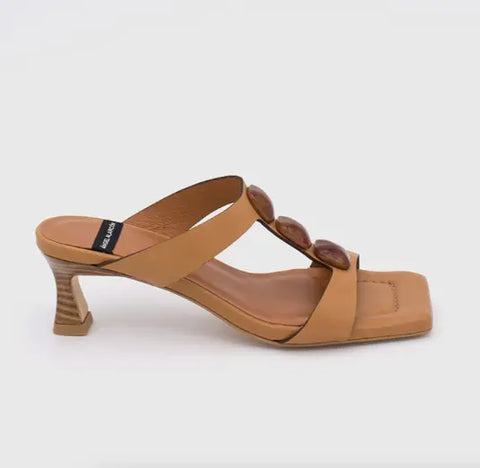 Ángel Alarcón - Leia Heeled Sandal Camel - UNNA S