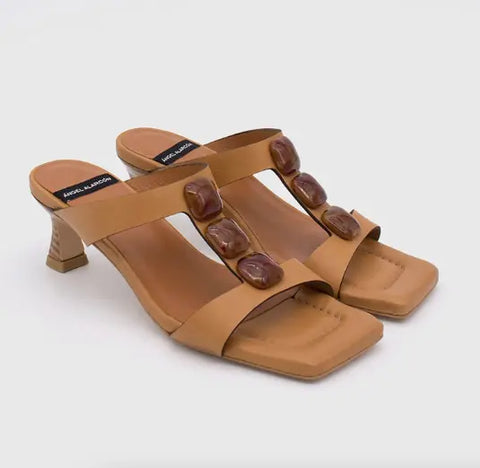 Ángel Alarcón - Leia Heeled Sandal Camel - UNNA S
