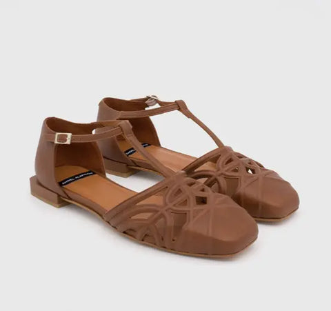 Ángel Alarcón - Lily Ballerina Brown - UNNA S
