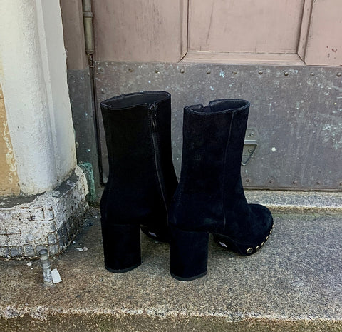 Noa Harmon - Ethel  Suede Ankle Boots Black
