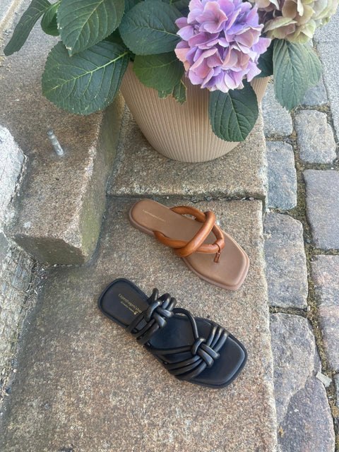 Copenhagen Shoes -  Vinita Sandal Cognac - UNNA S