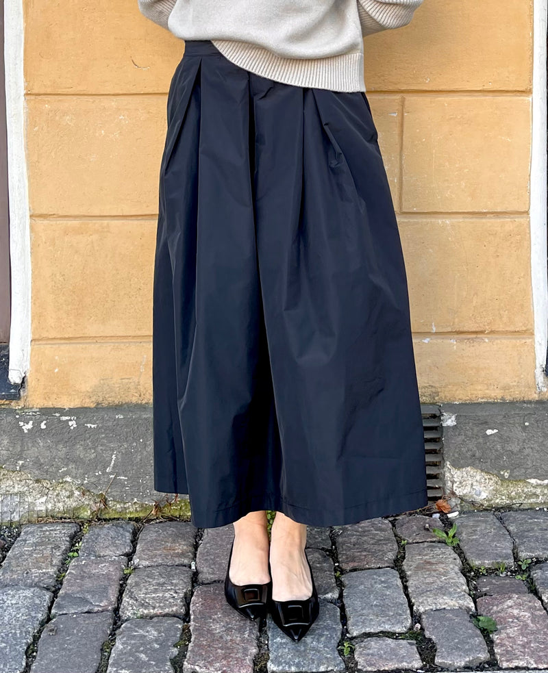 LaSalle - Box Pleat Skirt Black