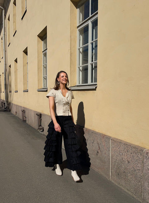 Bitte Kai Rand – Airy Linen Pants with Flounces Black UnnaS
