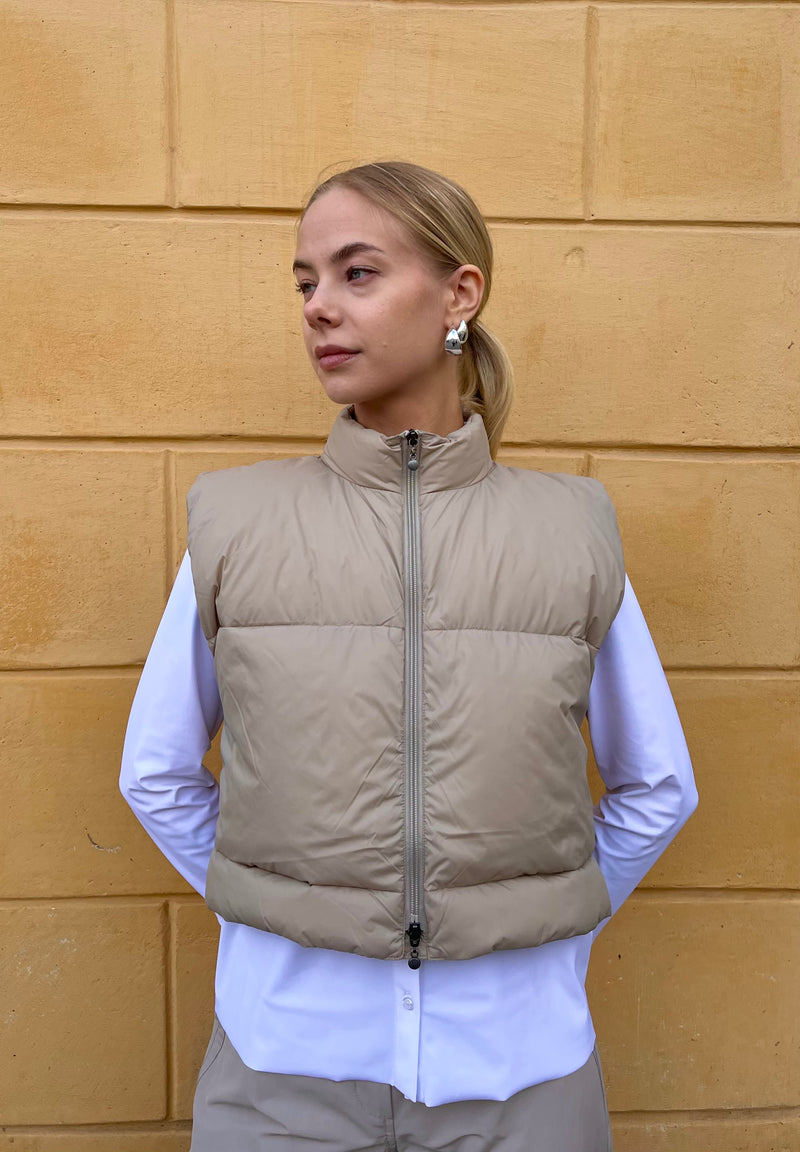 Bitte Kai Rand - Feather Down Short Vest Stone