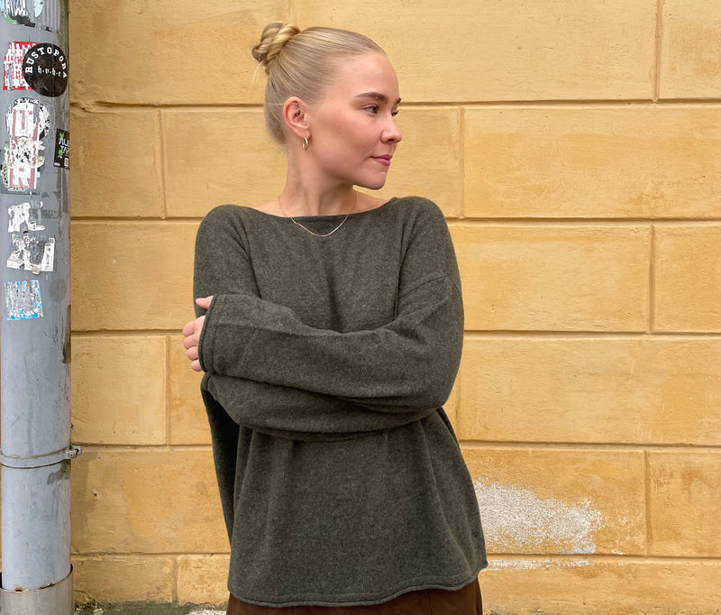 BTF•CPH - Oversized Pure Cashmere Blouse Army Green