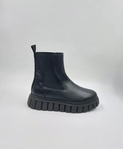 KMB - Rue Platform Boot Black