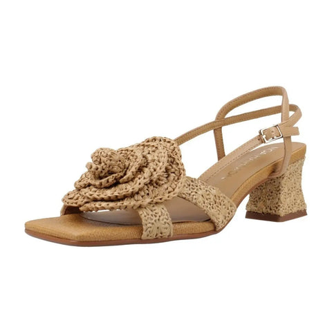 Noa Harmon - María Sandal Beige - UNNA S