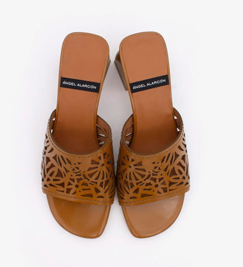 Ángel Alarcon - Solana Sandal Camel - UNNA S