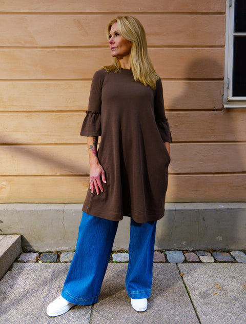 By Basics - Ruffel Sleeve Merino Dress Chestnut