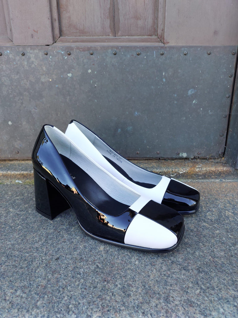 Jeffrey Campbell - Mod-Mod Pump Black/White