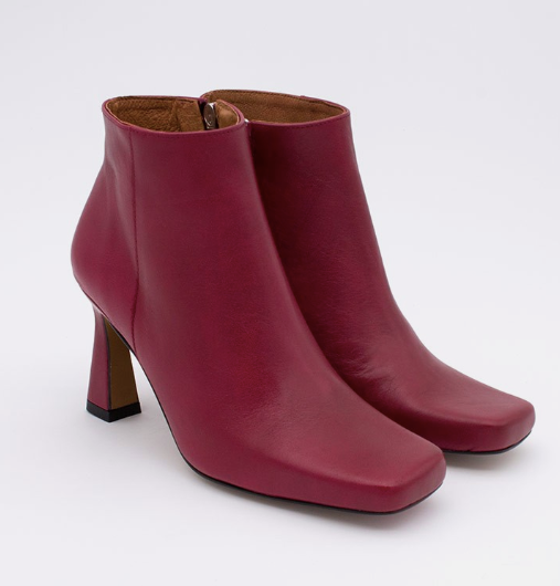 Ángel  Alarcón - Nova Ankle Boot Red