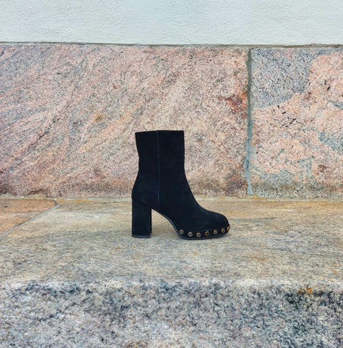 Noa Harmon - Ethel  Suede Ankle Boots Black