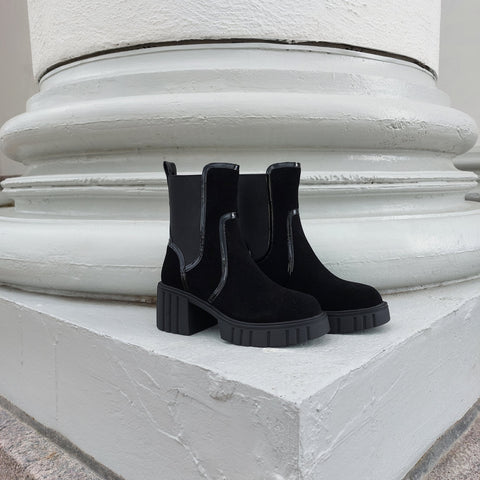 Noa Harmon - Prudence Suede Ankle Boots Black